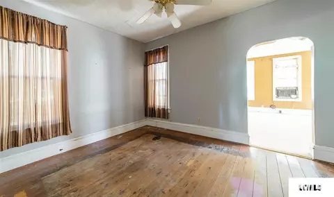 404 N Spring St, Mount Pulaski, IL 62548 photo 9
