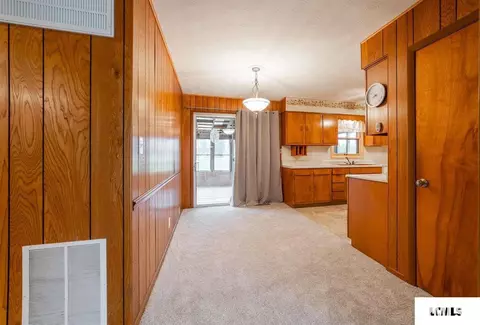 31 Jericho Rd, Clinton, IL 61727 photo 4