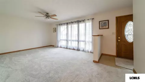 31 Jericho Rd, Clinton, IL 61727 photo 2