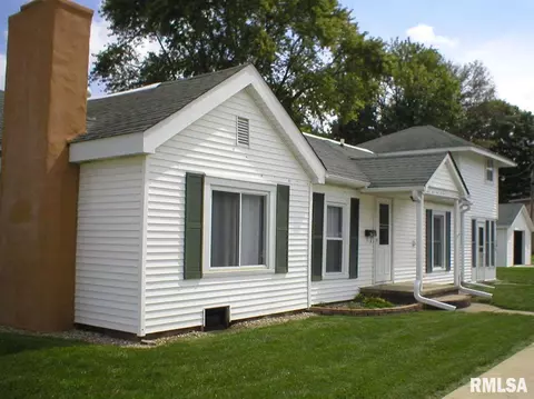 302 E Walnut St, Chatham, IL 62629 photo 6