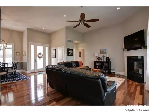 6105 Greenwalt Dr, Springfield, IL 62711 photo 3