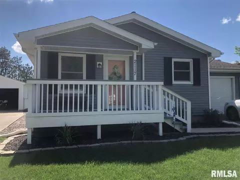 2117 Stonehenge Rd, Springfield, IL 62702 photo 2