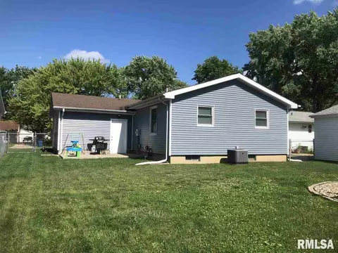 2117 Stonehenge Rd, Springfield, IL 62702 photo 4