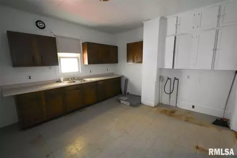 1124 N Virginia Ave, Springfield, IL 62702 photo 11