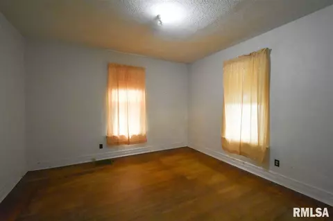 1124 N Virginia Ave, Springfield, IL 62702 photo 6