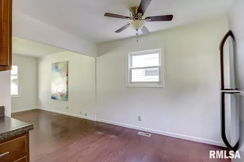 1062 W Centre St, Springfield, IL 62704 photo 6