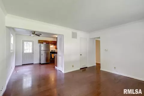 1062 W Centre St, Springfield, IL 62704 photo 4