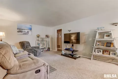 2601 Leonard St, Springfield, IL 62704 photo 2