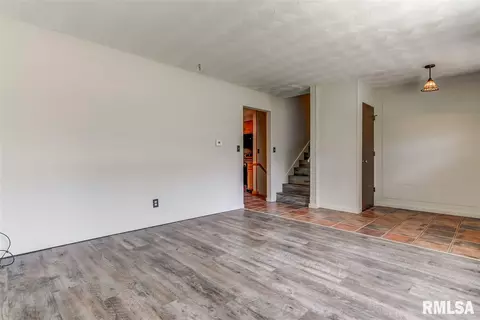 4009 Hazelcrest Rd, Springfield, IL 62703 photo 4