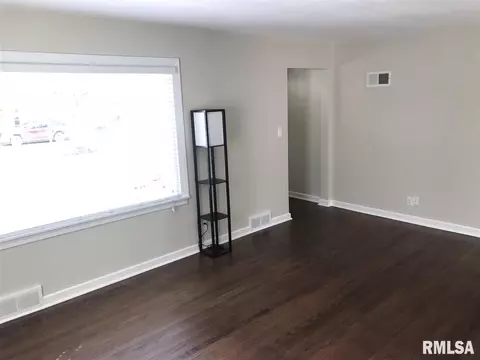 2448 S State St, Springfield, IL 62704 photo 10