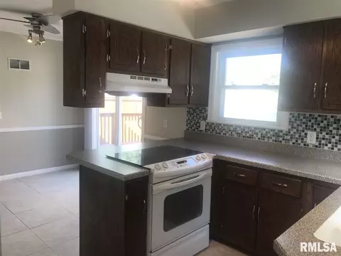 2448 S State St, Springfield, IL 62704 photo 13