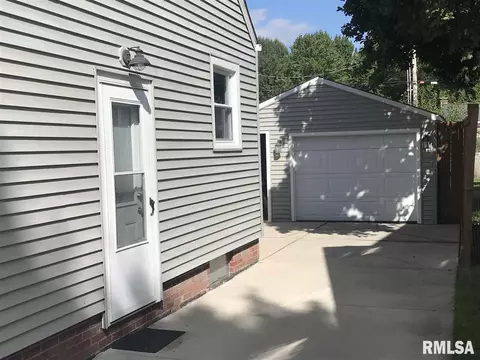2448 S State St, Springfield, IL 62704 photo 3