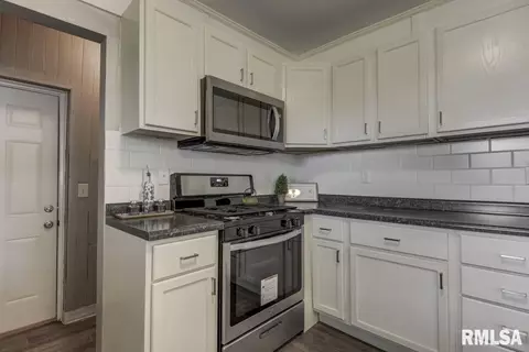 1009 W Iles Ave, Springfield, IL 62704 photo 8