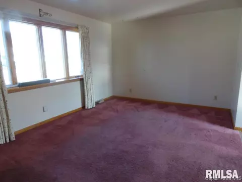 902 W Jackson, Abingdon, IL 61410 photo 3