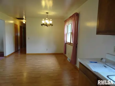 902 W Jackson, Abingdon, IL 61410 photo 6