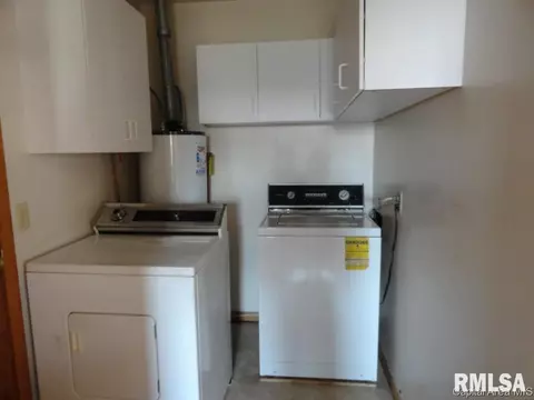 902 W Jackson, Abingdon, IL 61410 photo 5