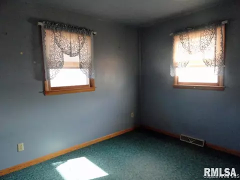 902 W Jackson, Abingdon, IL 61410 photo 9