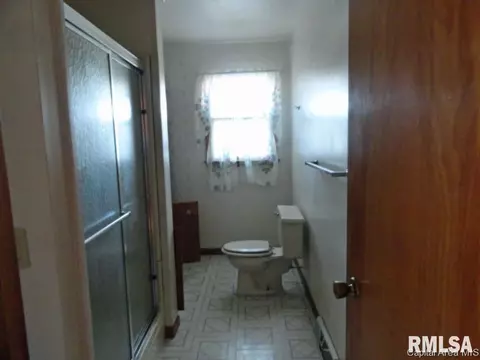 902 W Jackson, Abingdon, IL 61410 photo 7