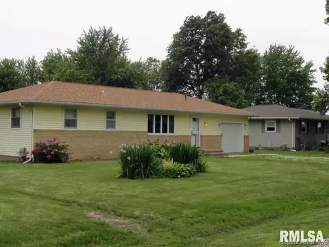 902 W Jackson, Abingdon, IL 61410 photo 1