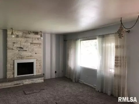 2201-2203 Lynnhaven Rd, Springfield, IL 62704 photo 5