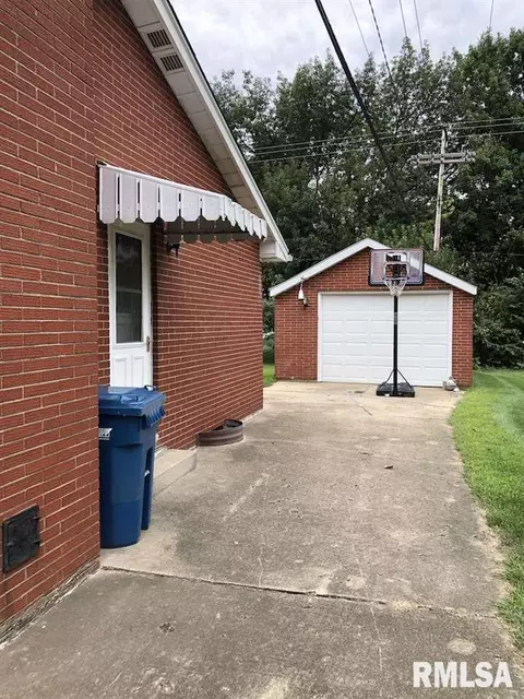2201-2203 Lynnhaven Rd, Springfield, IL 62704 photo 9