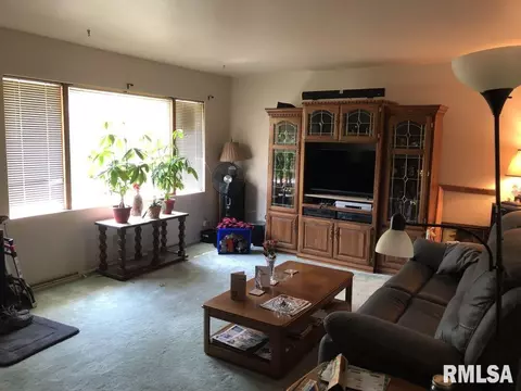 2201-2203 Lynnhaven Rd, Springfield, IL 62704 photo 11