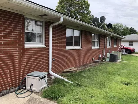 2201-2203 Lynnhaven Rd, Springfield, IL 62704 photo 10