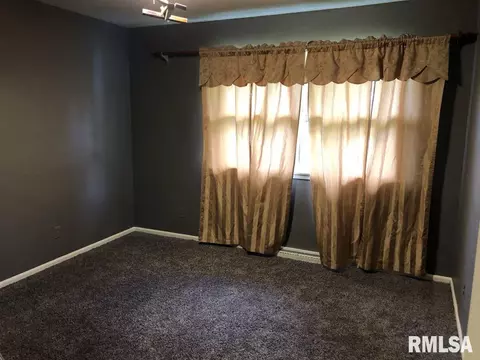 2201-2203 Lynnhaven Rd, Springfield, IL 62704 photo 8
