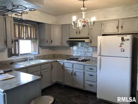 2201-2203 Lynnhaven Rd, Springfield, IL 62704 photo 3