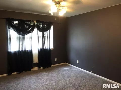 2201-2203 Lynnhaven Rd, Springfield, IL 62704 photo 6