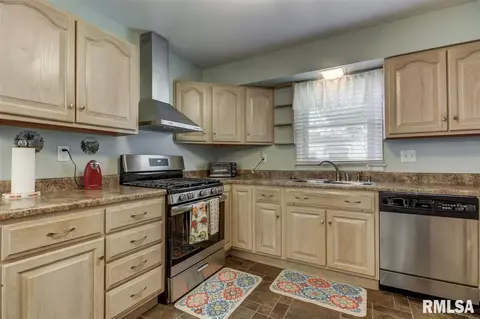 9 Foresters Ln, Springfield, IL 62704 photo 11