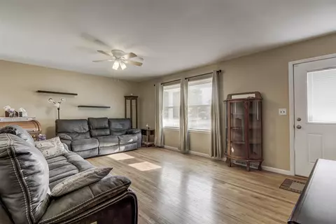 9 Foresters Ln, Springfield, IL 62704 photo 4