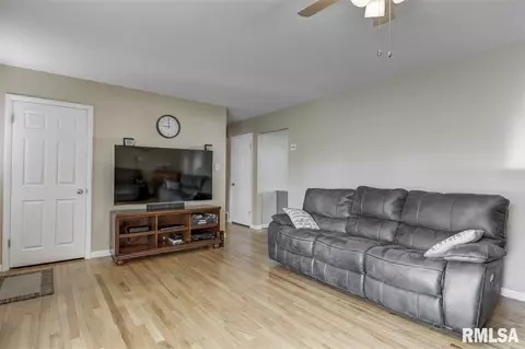 9 Foresters Ln, Springfield, IL 62704 photo 5