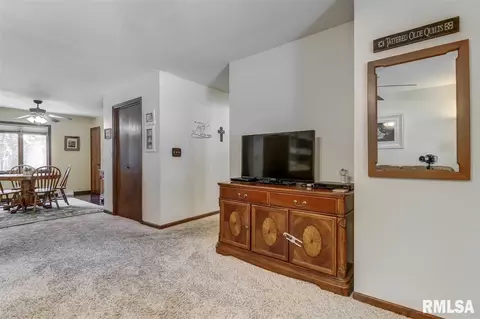 33 Red Fox Ct, Springfield, IL 62712 photo 3
