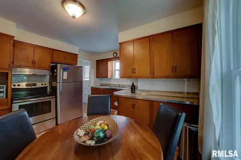 210 N Illinois St, Springfield, IL 62702 photo 11