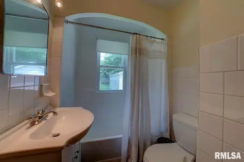 210 N Illinois St, Springfield, IL 62702 photo 12