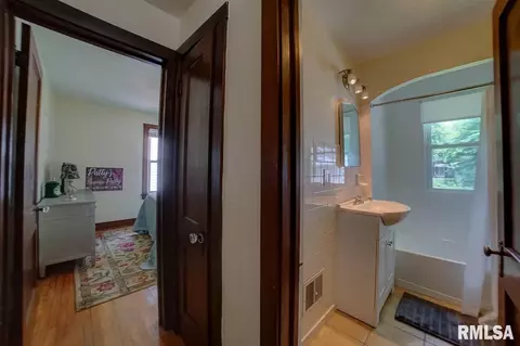 210 N Illinois St, Springfield, IL 62702 photo 14