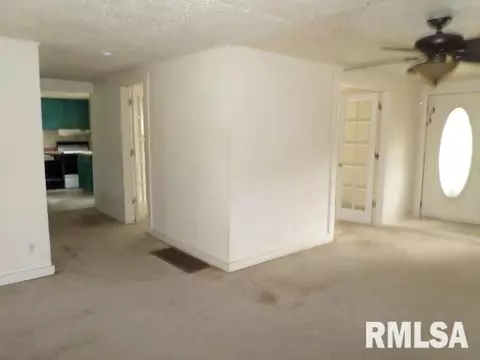 793 Hillshire Rd, Decatur, IL 62521 photo 5