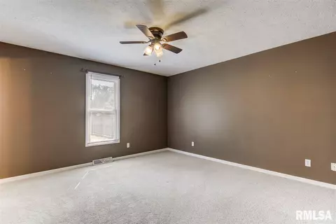 23637 W Jackson St, Athens, IL 62613 photo 17