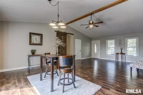 23637 W Jackson St, Athens, IL 62613 photo 4
