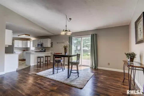 23637 W Jackson St, Athens, IL 62613 photo 6
