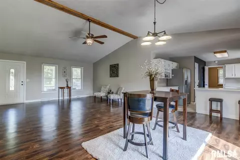 23637 W Jackson St, Athens, IL 62613 photo 5