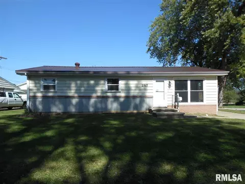 2517 Devonshire Rd, Springfield, IL 62703 photo 1