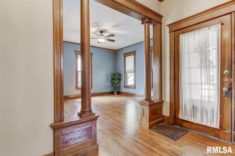 702 S Walnut St, Springfield, IL 62704 photo 5