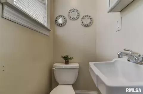 702 S Walnut St, Springfield, IL 62704 photo 22