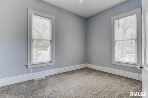 702 S Walnut St, Springfield, IL 62704 photo 24