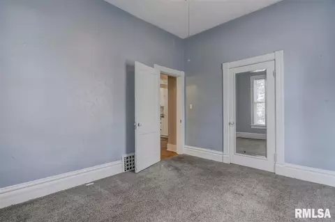 702 S Walnut St, Springfield, IL 62704 photo 25