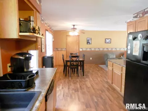 109 E Ctr, Rio, IL 61472 photo 20