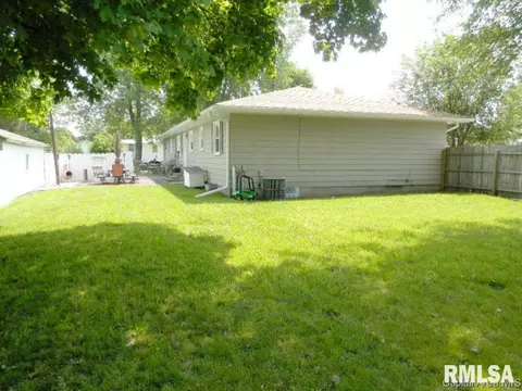 109 E Ctr, Rio, IL 61472 photo 7