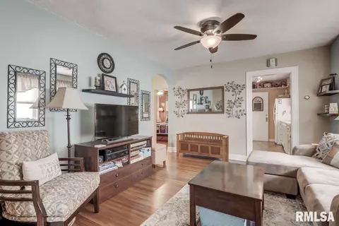 2028 S Spring St, Springfield, IL 62704 photo 2
